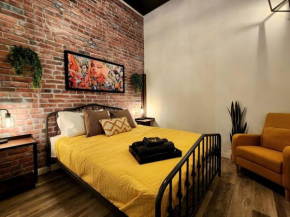Loft Style Industriel-Centre-ville+Parking Gratuit Quebec